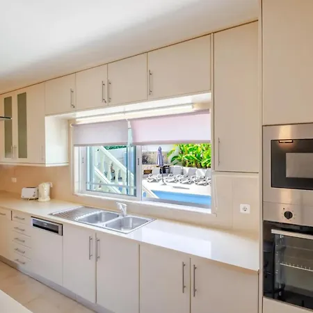 Elegant With Pool Near Carvoeiro Tatil Evi